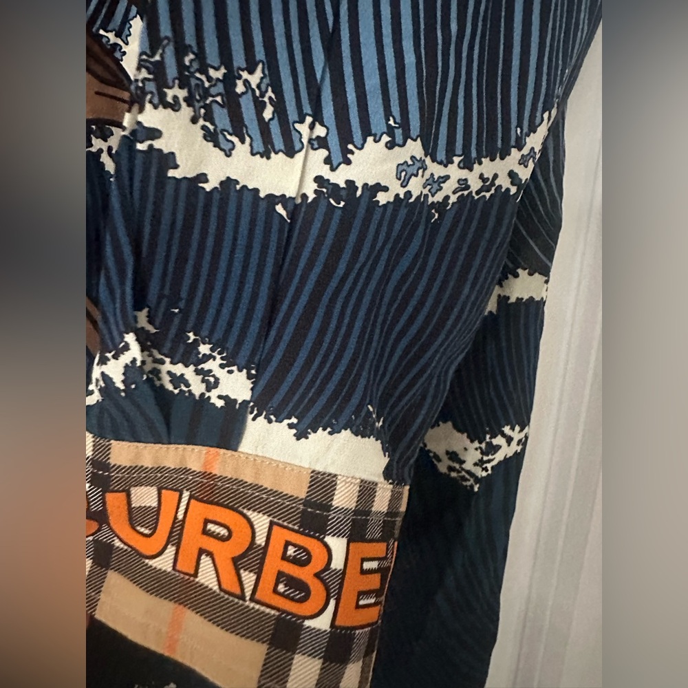 Burberry 100 Silk Seahorse Print Shirt Dress with Heritage Check Collar Cuffs 4 - Picture 5 of 11
